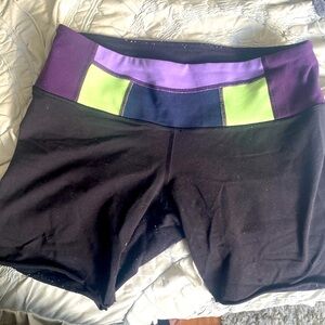 Loved lulu lemon shorts that just don’t fit me anymore!
